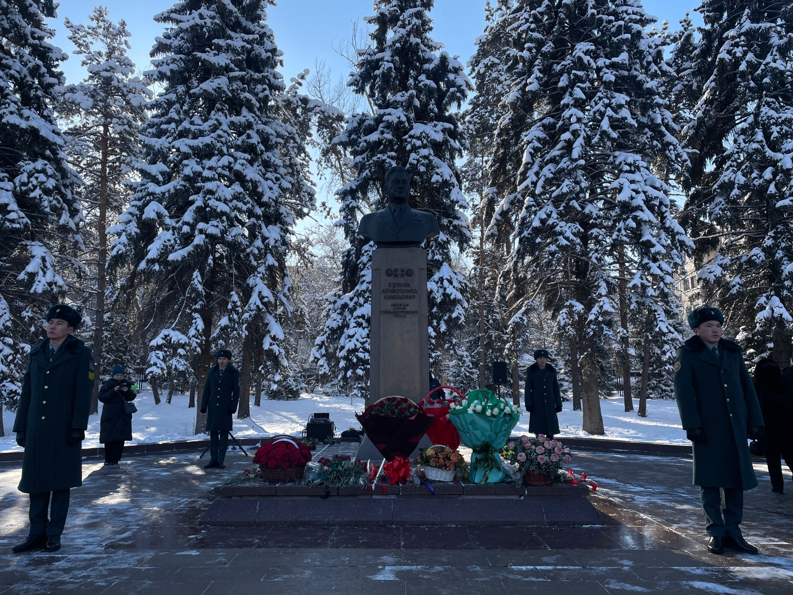 Solemn laying of flowers at the monument to Dinmukhamed Akhmedovich Kunaev, dedicated to his 111th birthday